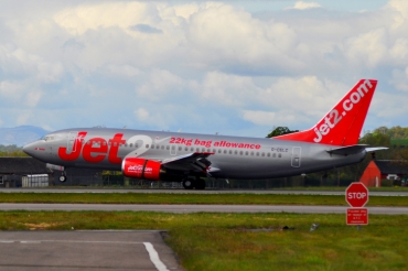 G-CELC (23831) 1987 Boeing 737-33A