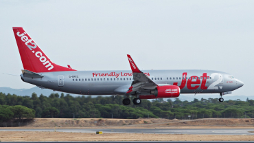 G-DRTZ (33557) 2004 Boeing 737-8AS(WL)