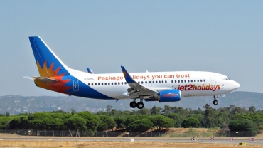 G-GDFL (28568) 1998 Boeing 737-36N(WL)