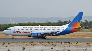 G-GDFM (28586) 1998 Boeing 737-36N(WL)