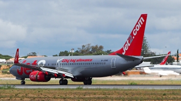 G-JZHC (30593) 2000 Boeing 737-8K5(WL)