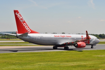 G-JZHC (30593) 2000 Boeing 737-8K5(WL)