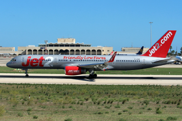 G-LSAB (24136) 1988 Boeing 757-27B(WL)