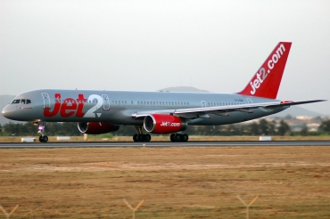 G-LSAC (25488) 1992 Boeing 757-23A