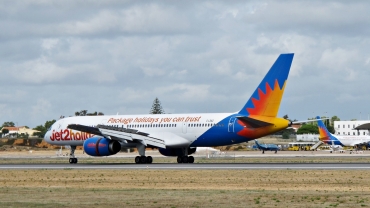 G-LSAD (24397) 1989 Boeing 757-236