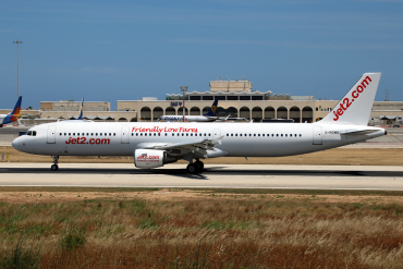 G-POWU (3708) 2008 Airbus A321-211