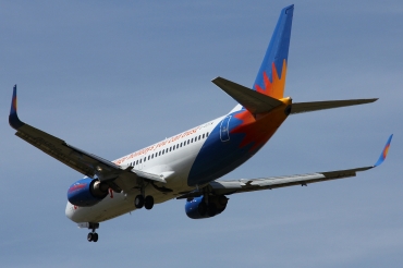 G-GDFM (28586) 1998 Boeing 737-36N(WL)