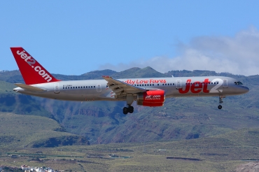 G-LSAH (24015) 1987 Boeing 757-21B