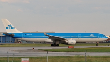 PH-AKD, (cn 1300), Airbus A330-303