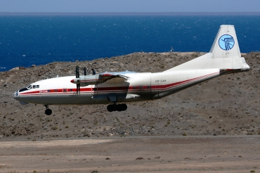 UR-CAH (8345604) 1968 Antonov An-12BK