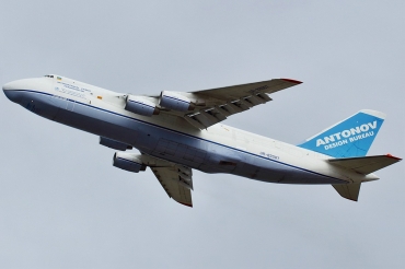 UR-82007 (19530501005) 1988 Antonov An-124-100