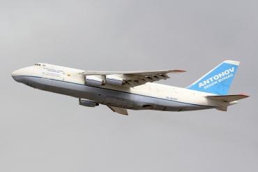 UR-82007 (19530501005) 1988 Antonov An-124-100
