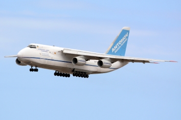 UR-82072 (9773053359136) 1993 Antonov An-124-100