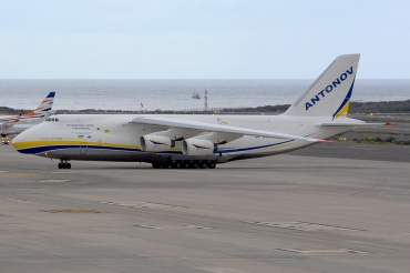 UR-82007 (19530501005) 1988 Antonov An-124-100
