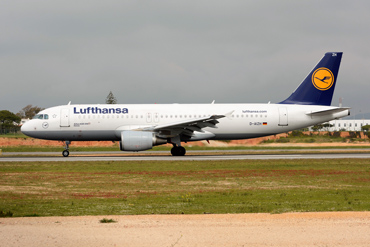 D-AIZH (4363) 2010 Airbus A320-214