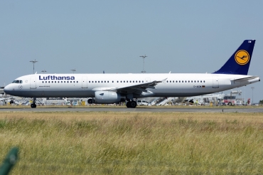 D-AIDW (6415) 2015 Airbus A321-231