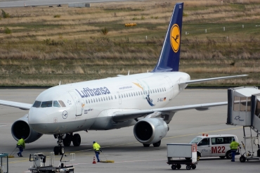 D-AILU (744) 1997 Airbus A319-114