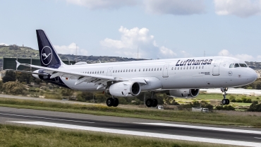 D-AIDC (4560) 2011 Airbus A321-231
