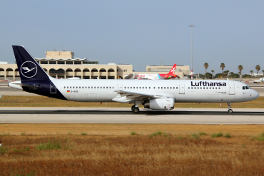 D-AIDC (4560) 2011 Airbus A321-231