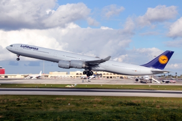 D-AIHX (981) 2009 Airbus A340-642