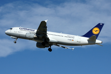 D-AIQU (1365) 2000 Airbus A320-211