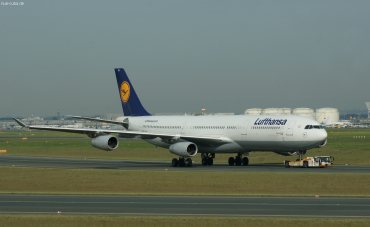 D-AIGL (135) 1996 Airbus A340-313