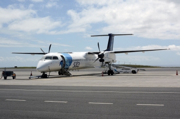 CS-TRE (4295) 2009 Bombardier Dash 8-Q402