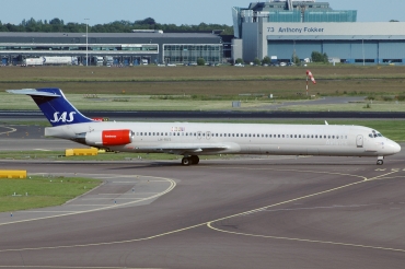 LN-ROT (49422) 1986 McDonnell Douglas MD-82