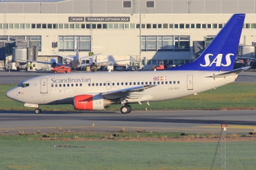 LN-RRY (28297) Boeing 737-683