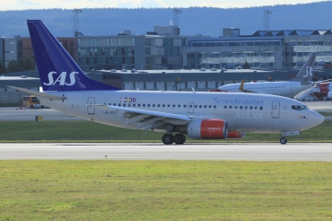 LN-RRY (28297) Boeing 737-683