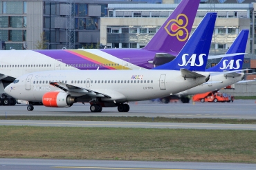 LN-RRN (30191) 1999 Boeing 737-783