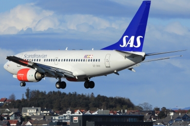 SE-DNX (28304) 1999 Boeing 737-683
