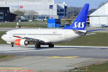 LN-RRN (30191) 1999 Boeing 737-783