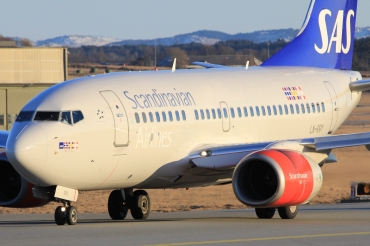 LN-RRY (28297) Boeing 737-683