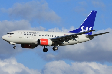 SE-DNX (28304) 1999 Boeing 737-683