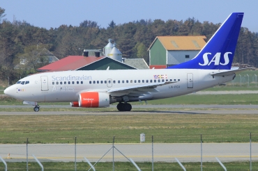 LN-RCU (30190) 1999 Boeing 737-683