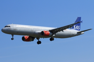 OY-KBF (1807) 2002 Airbus A321-232