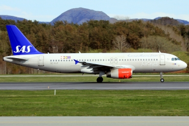 SE-RJF (1383) 2000 Airbus A320-232