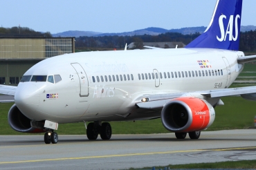 SE-RJR (33420) 2004 Boeing 737-76N(WL)