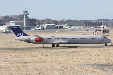 OY-KHN (53000) 1990 McDonnell Douglas MD-82
