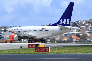 LN-RPE (28306) 1999 Boeing 737-683