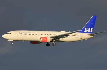 LN-RPO (30467) 2000 Boeing 737-883