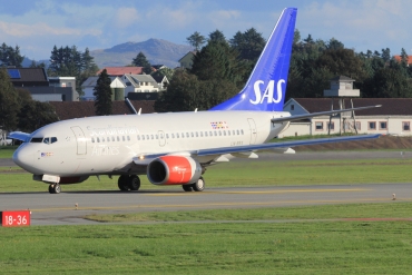 LN-RRX (28296) 1998 Boeing 737-683