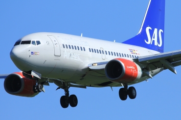 LN-RPB (28294) 1998 Boeing 737-683