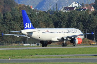 SE-RJF (1383) 2000 Airbus A320-232
