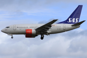 SE-DNX (28304) 1999 Boeing 737-683