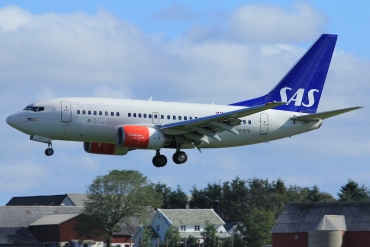 LN-RPB (28294) 1998 Boeing 737-683