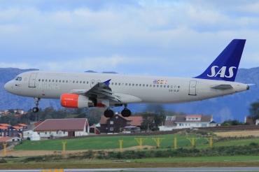 SE-RJF (1383) 2000 Airbus A320-232