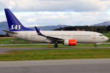 SE-RJT (32741) 2004 Boeing 737-76N(WL)