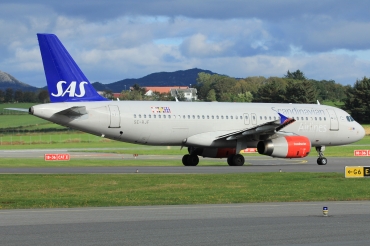 SE-RJF (1383) 2000 Airbus A320-232